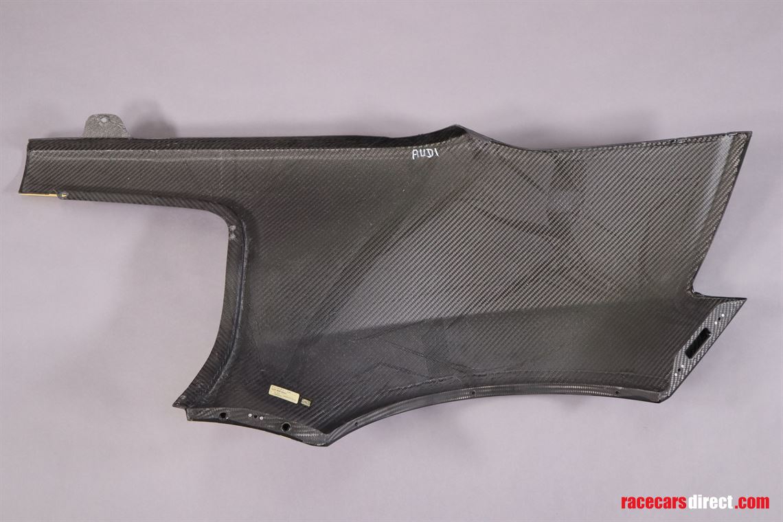 audi-r8-lms-gt3-side-wall-right-side