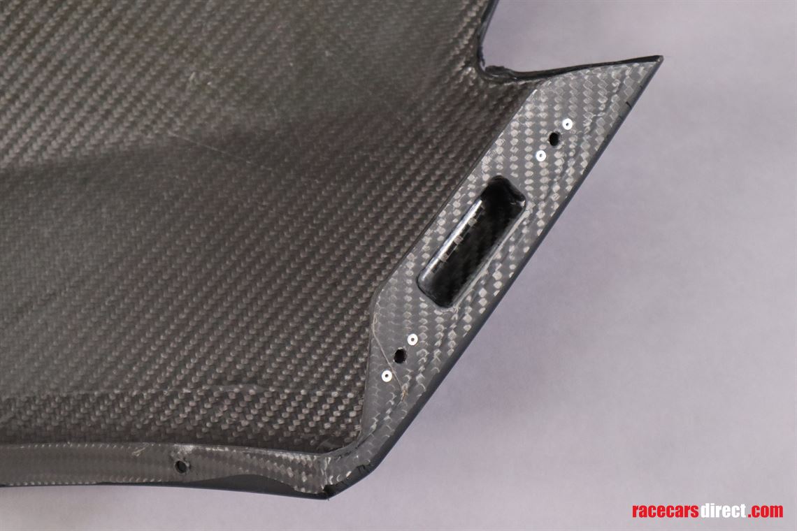 audi-r8-lms-gt3-side-wall-right-side