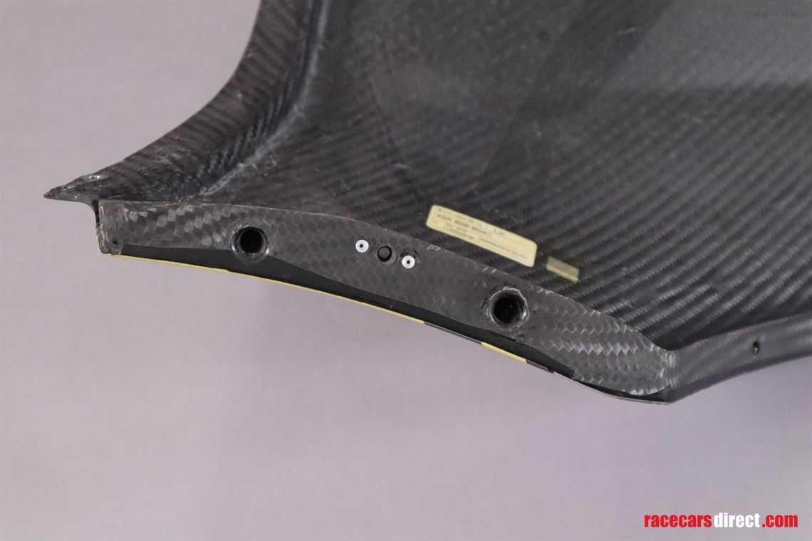 audi-r8-lms-gt3-side-wall-right-side