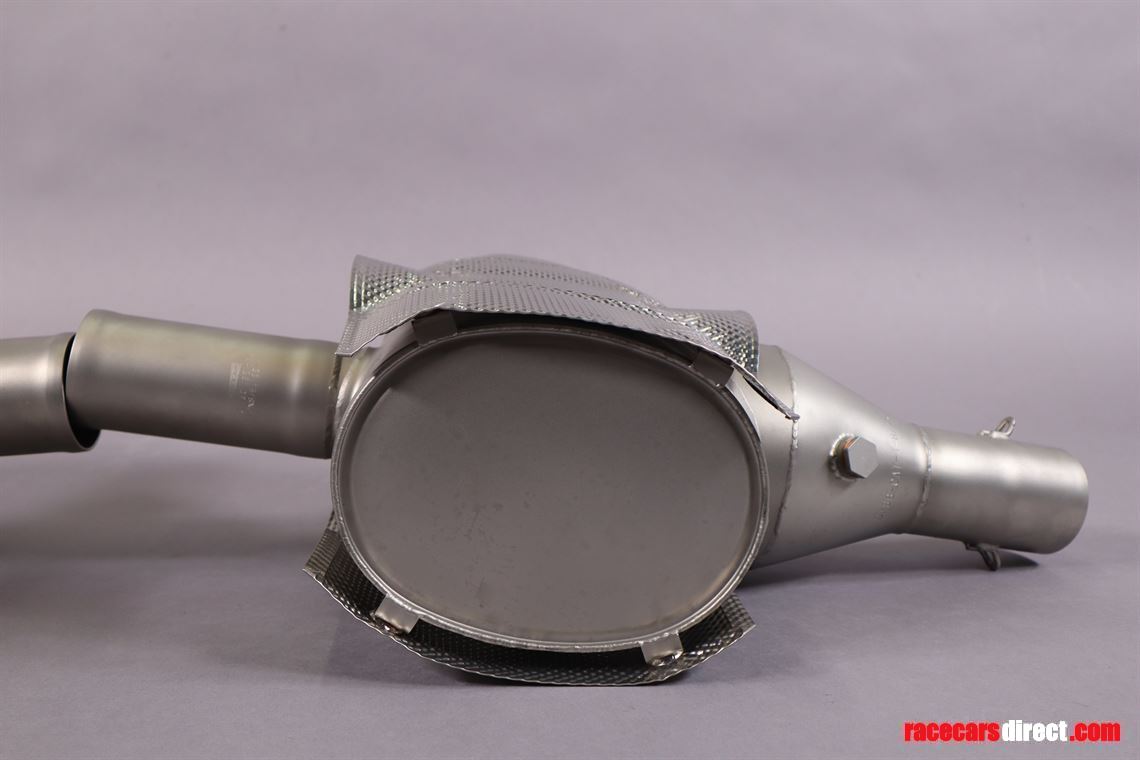 audi-r8-lms-gt3-rear-silencer-left-and-right
