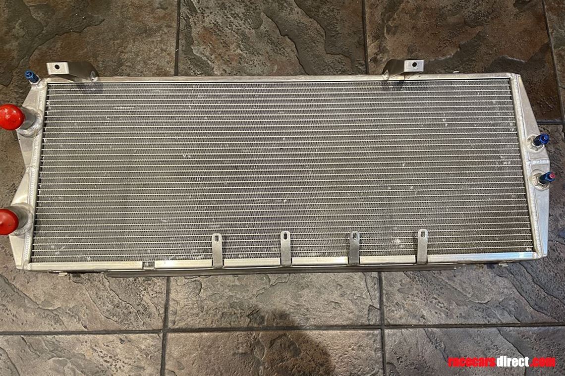 motorsport-touring-car-radiator-83-x-31-x-5