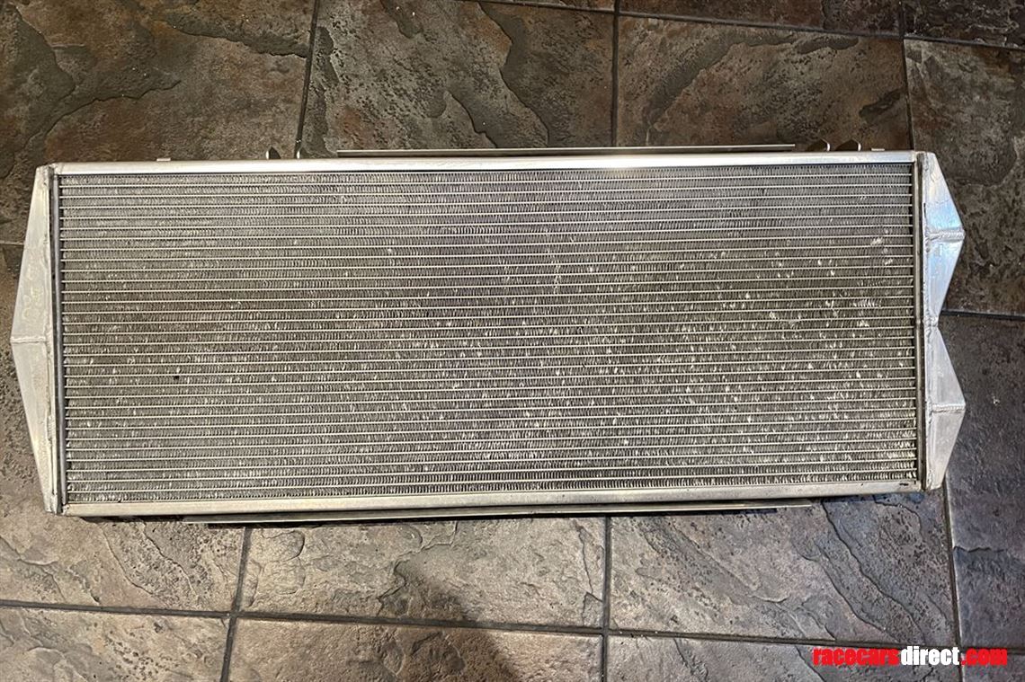 motorsport-touring-car-radiator-83-x-31-x-5