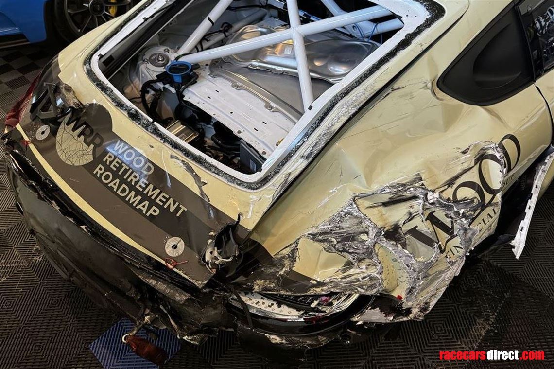 2016-porsche-981-cayman-gt4-clubsport-mr-evo