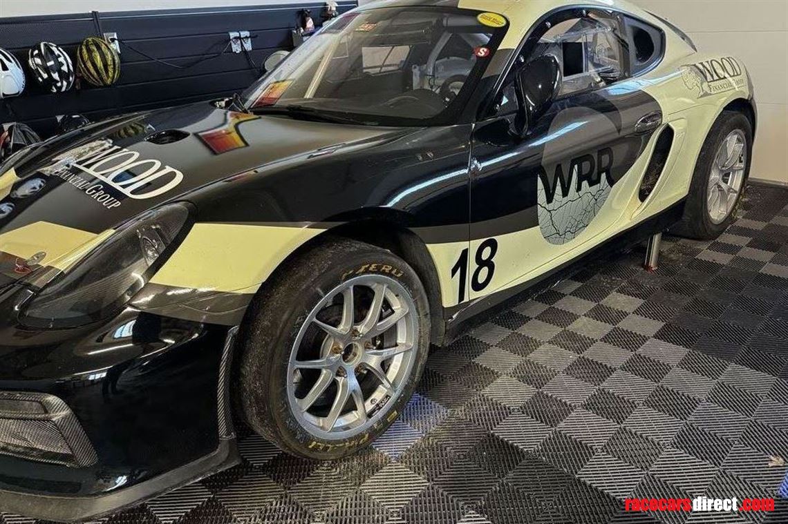 2016-porsche-981-cayman-gt4-clubsport-mr-evo