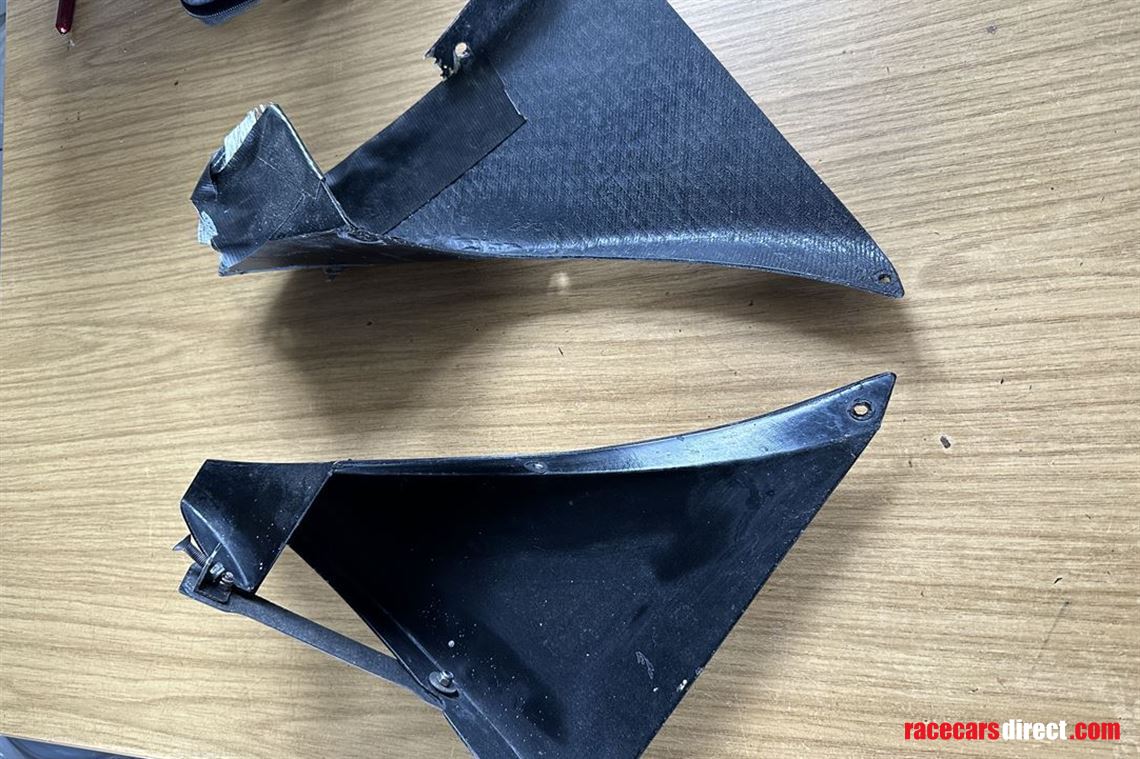 original-2009-ginetta-g50-dive-planes