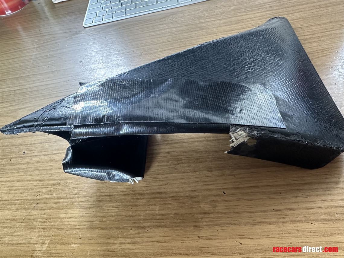 original-2009-ginetta-g50-dive-planes