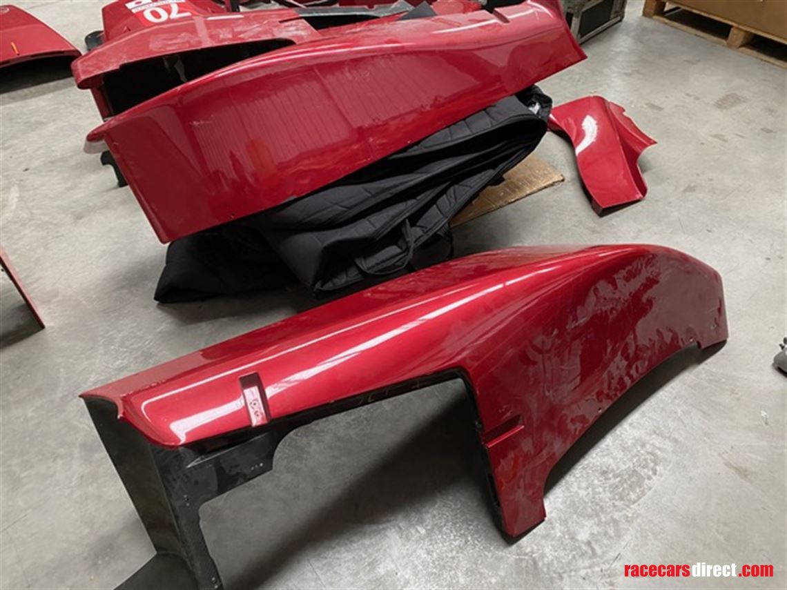 lola-1280-body-panels