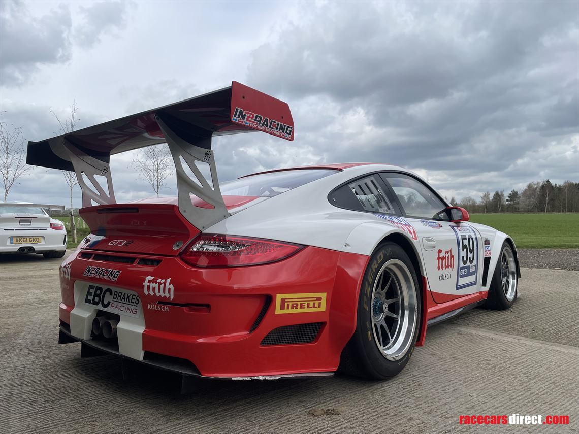 2010-porsche-997-gt3-r