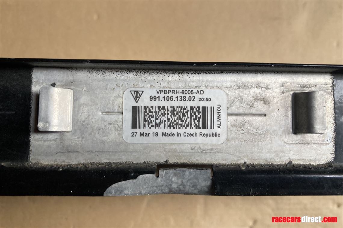 porsche-991-front-centre-radiator