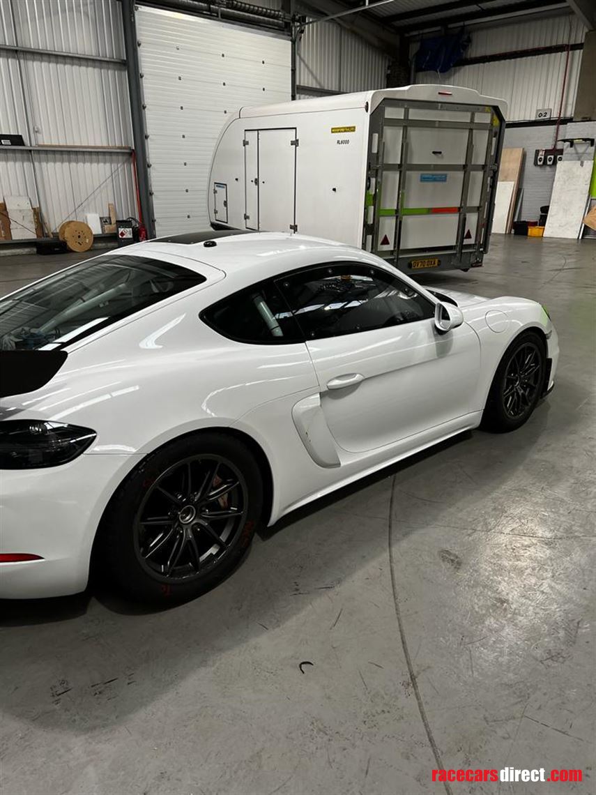 porsche-cayman-718-clubsport