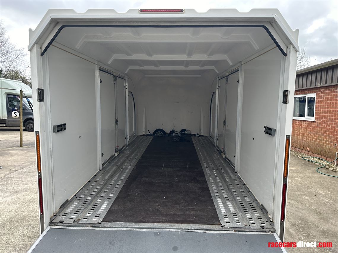 prg-prosporter-monza-enclosed-car-transporter