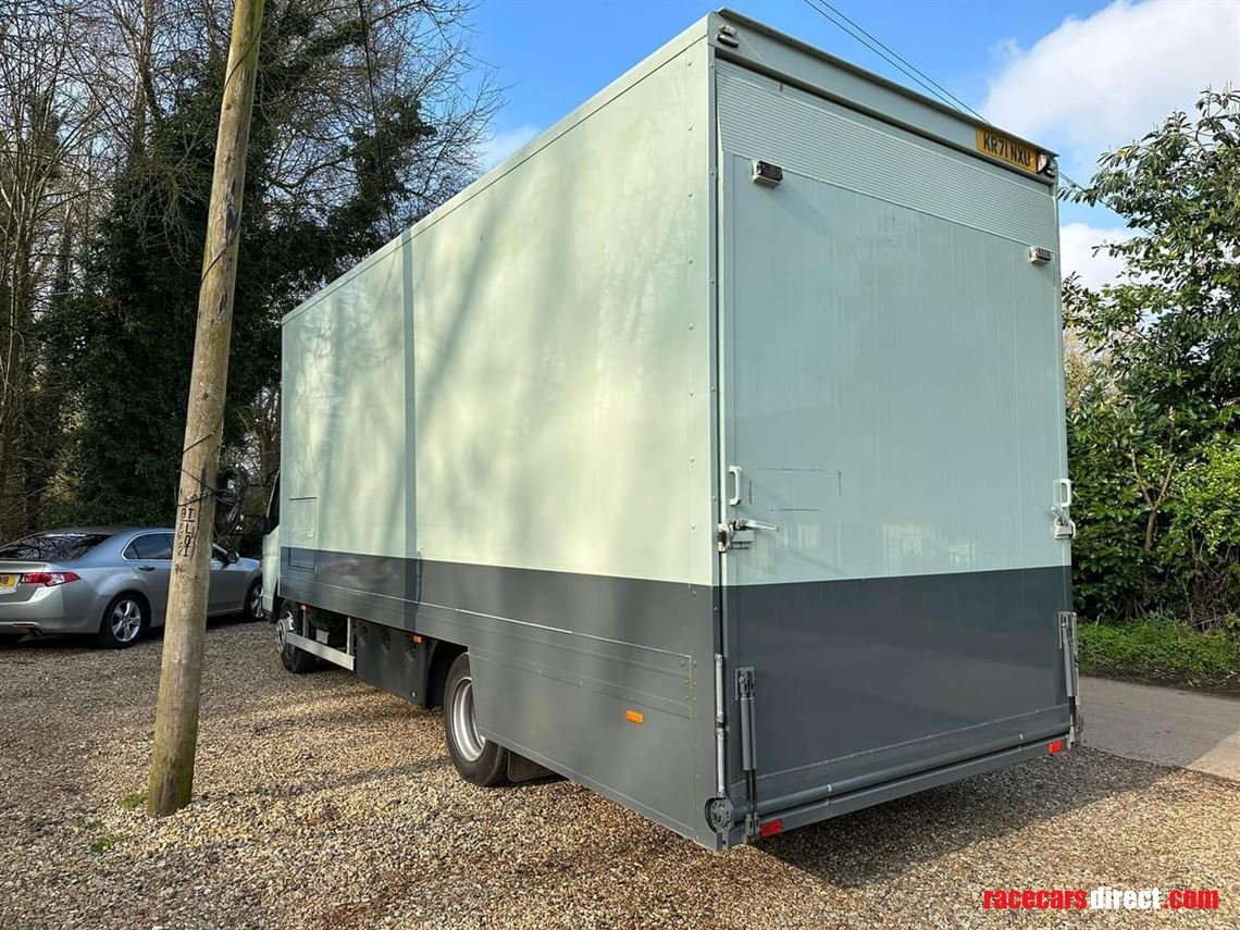 nov-2021-71-mitsubishi-enclosed-race-transpor