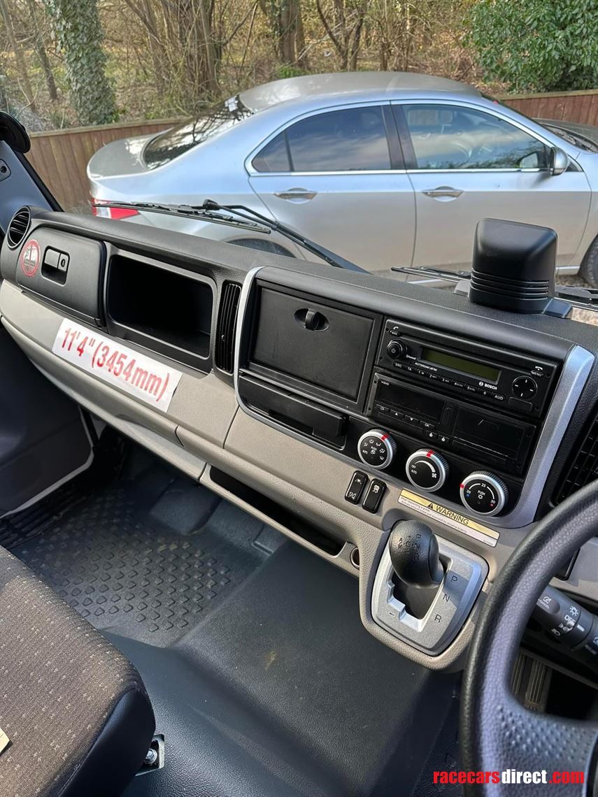 nov-2021-71-mitsubishi-enclosed-race-transpor