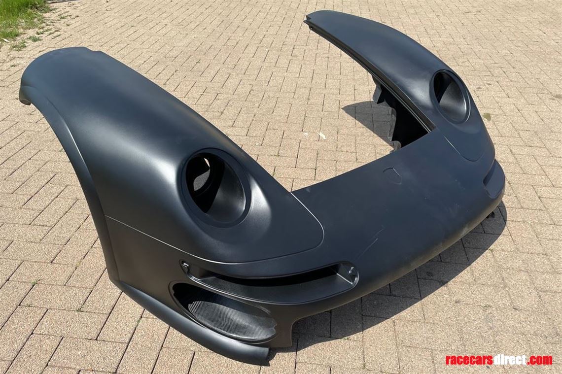 porsche-911-gt1-body