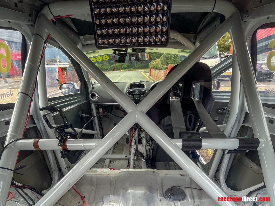 renault-clio-200-race-car