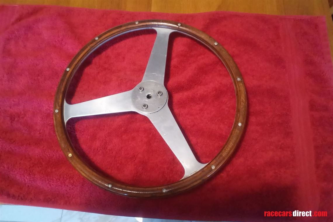 wood-rim-steering-wheel