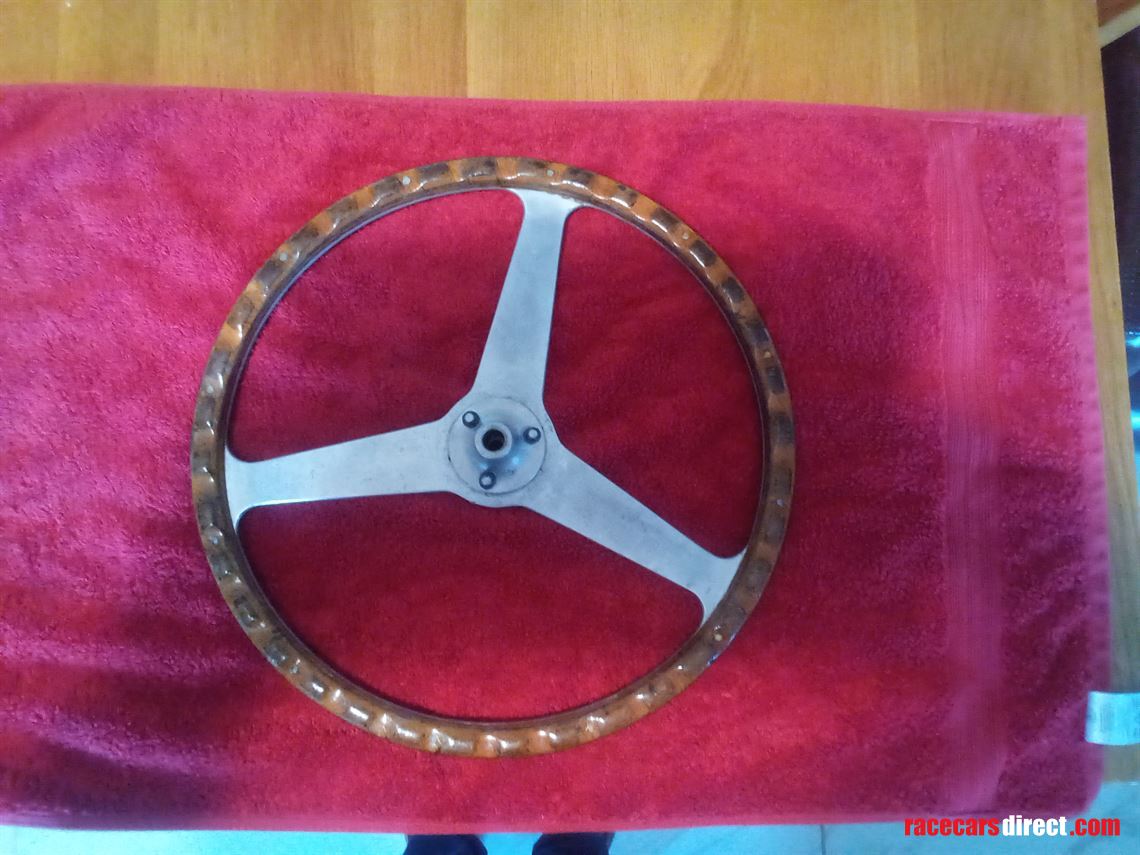 wood-rim-steering-wheel