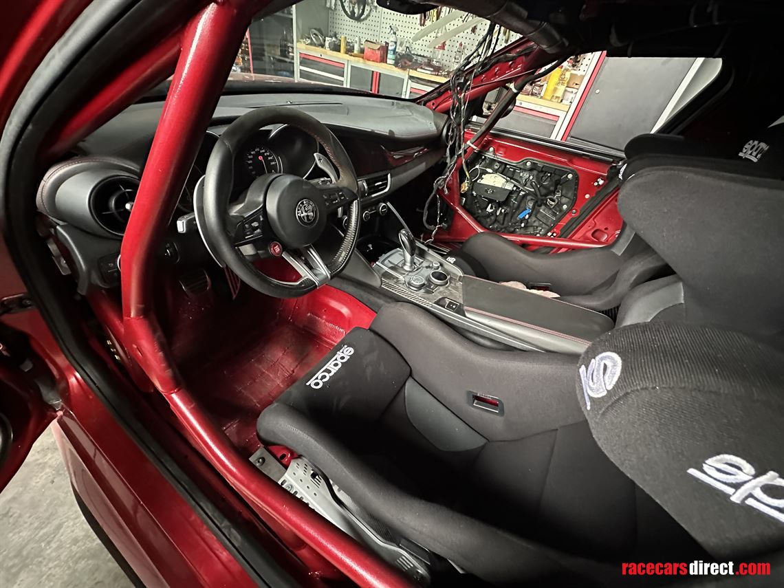 alfa-romeo-giulia-quadrifoglio-gt