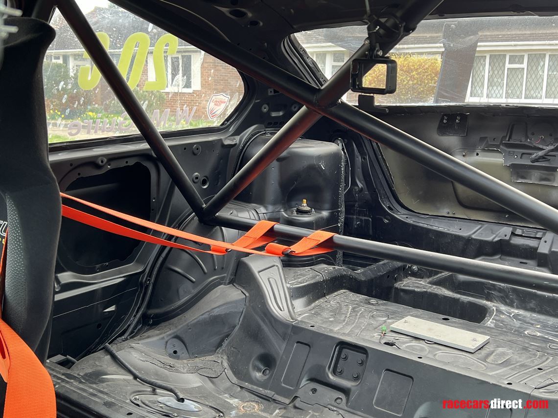 bmw-e46-325-compact-race-car-brian-james-trai