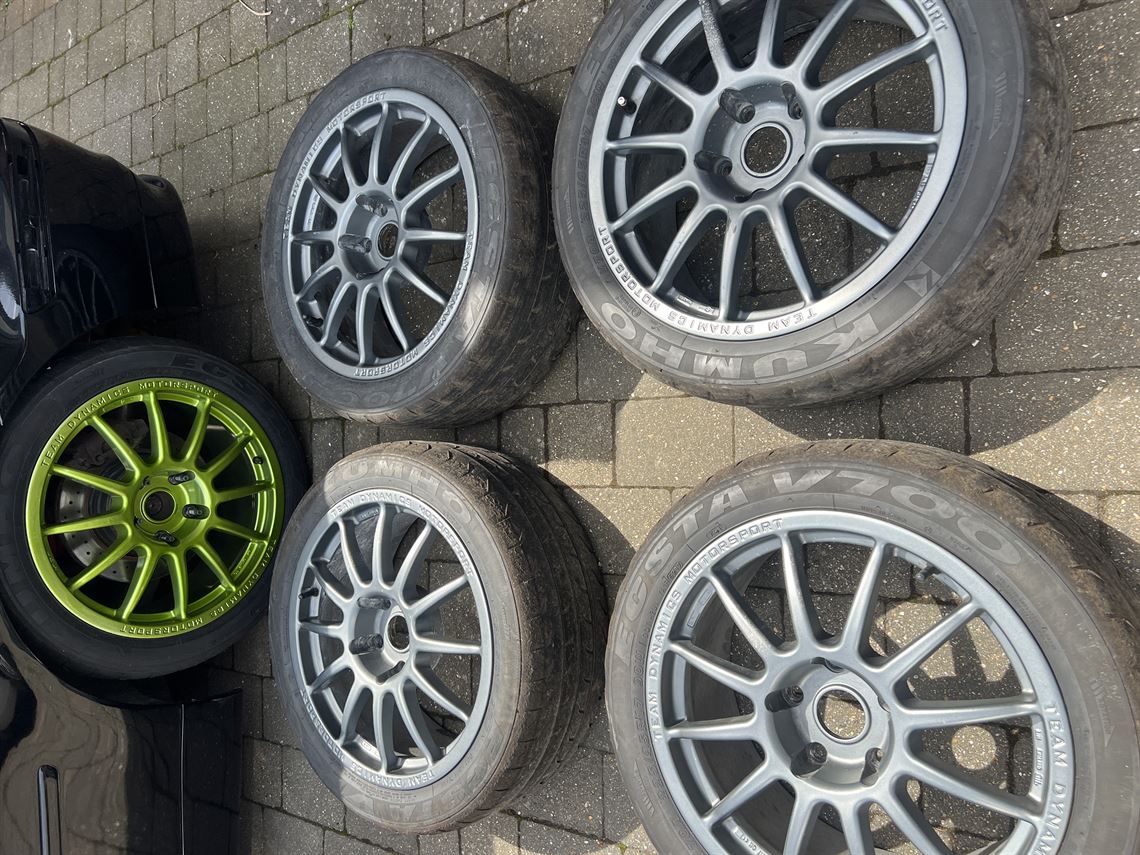 bmw-e46-325-compact-race-car-brian-james-trai