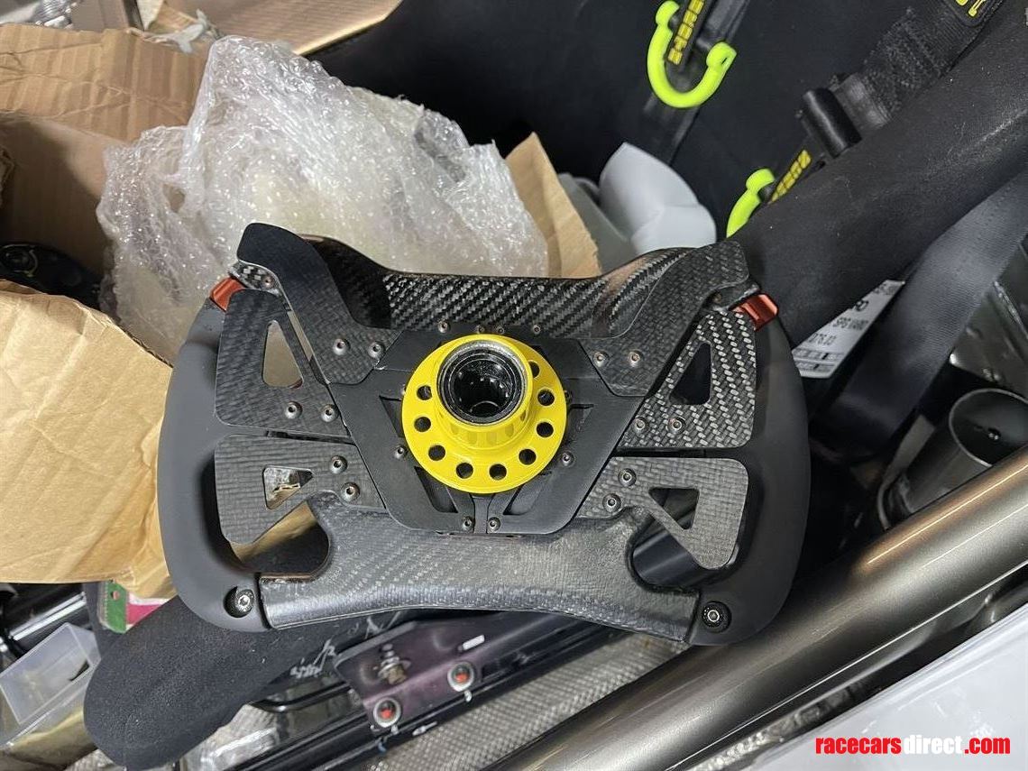 xap-carbon-formula-steering-wheel