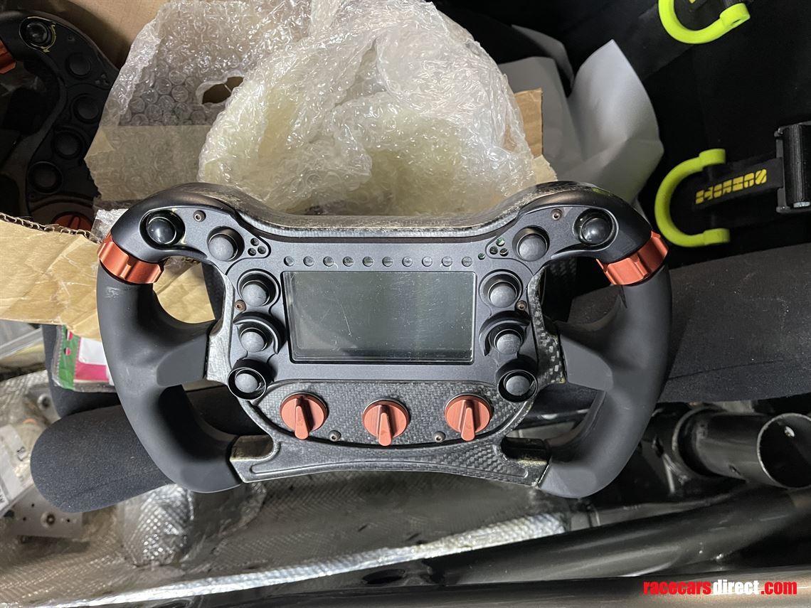 xap-carbon-formula-steering-wheel