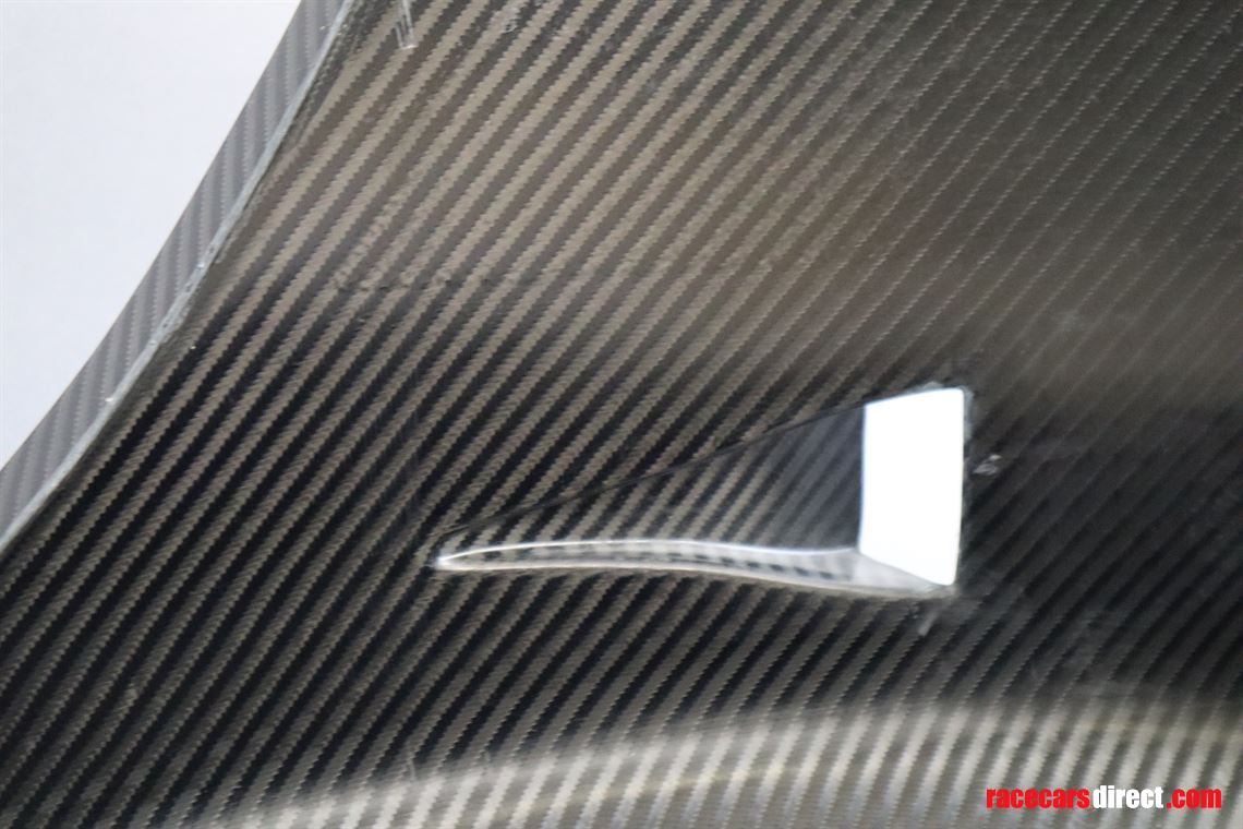 porsche-911-gt1-side-skirts