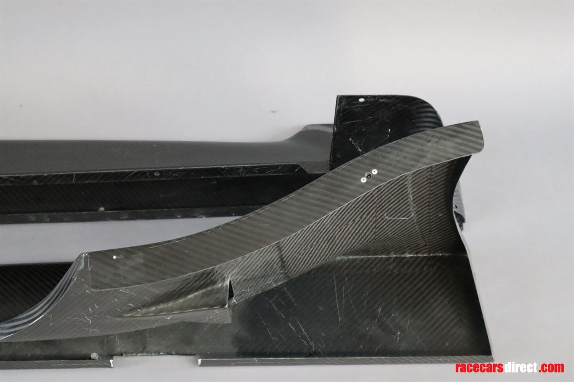 porsche-911-gt1-side-skirts