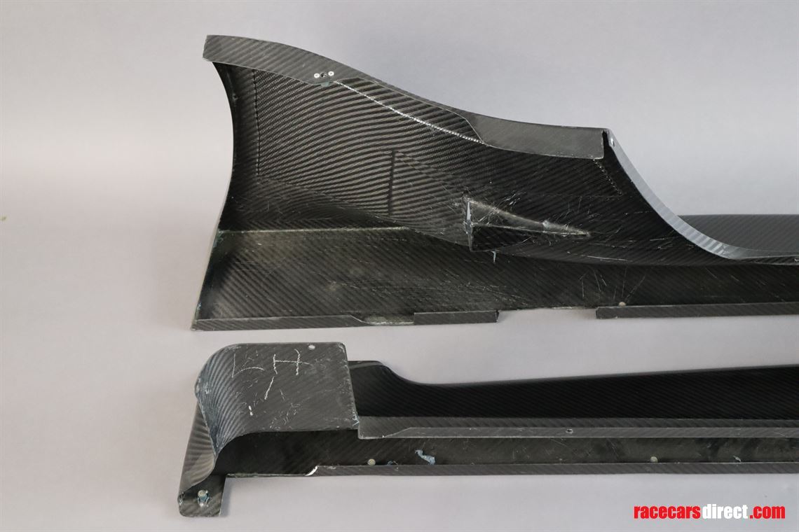 porsche-911-gt1-side-skirts