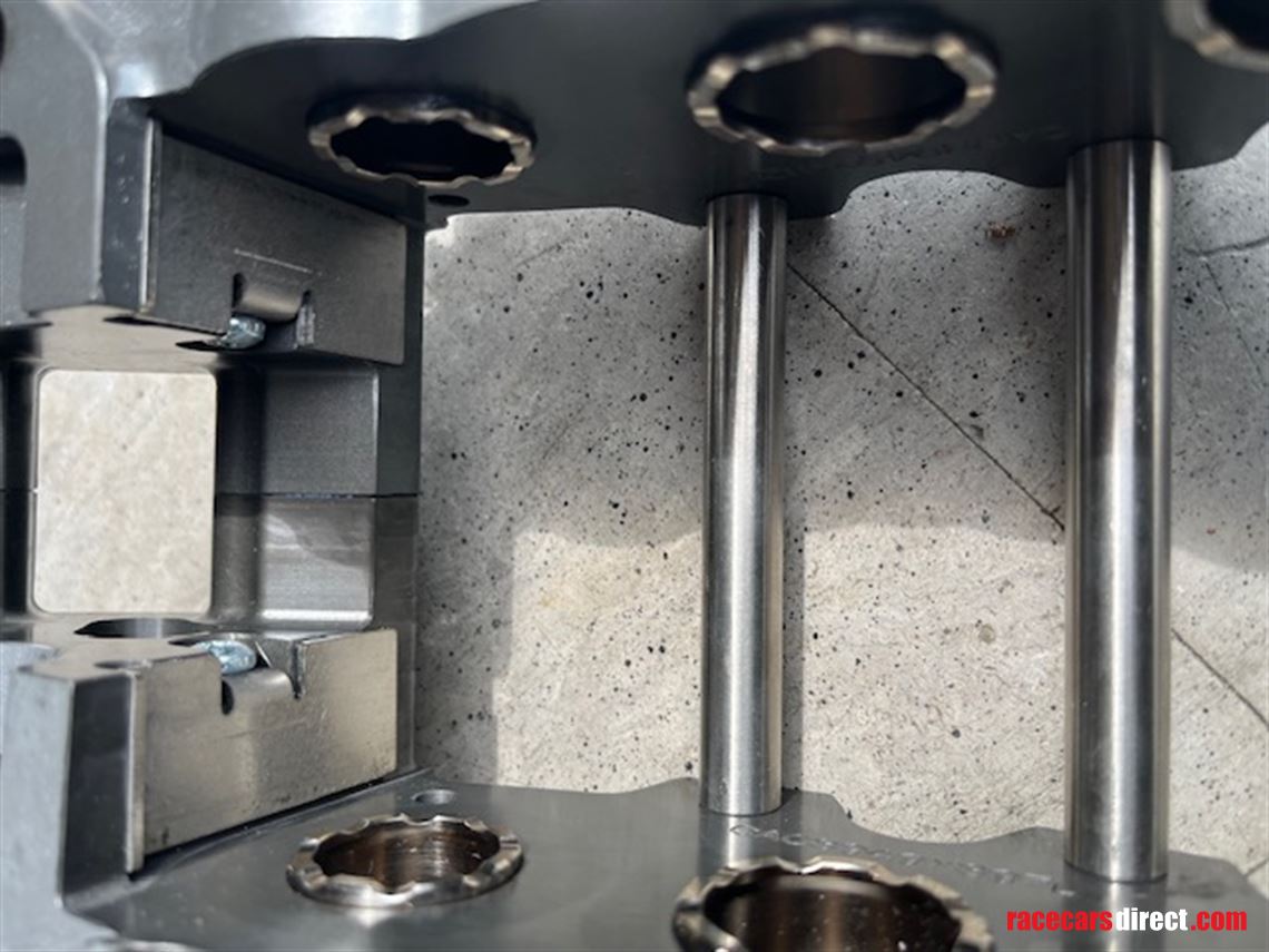 new-alcon-6-piston-caliper