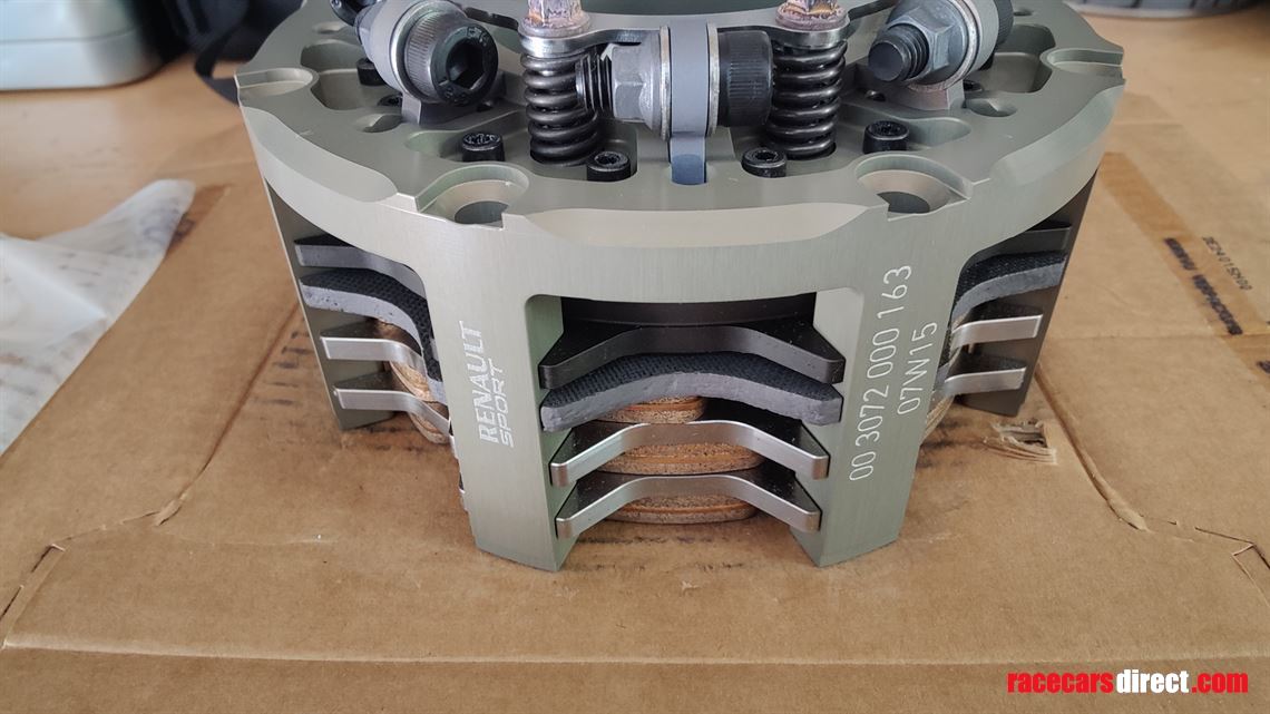 renault-rs01-clutch