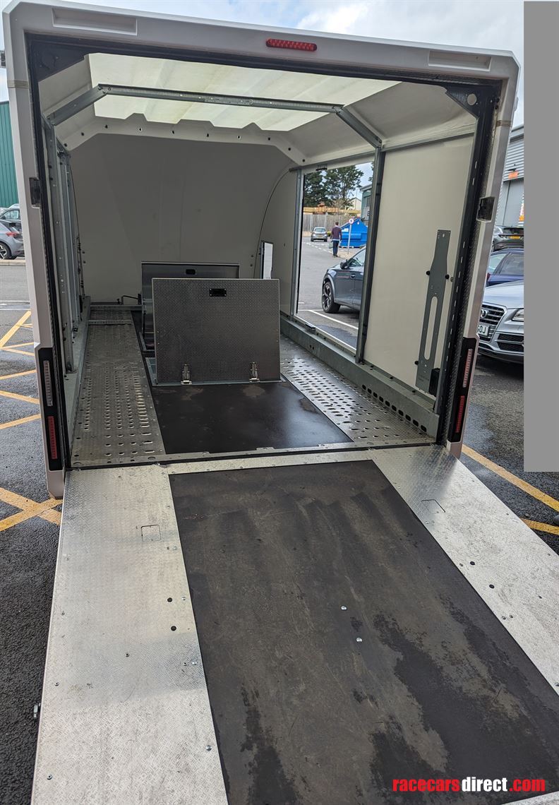 brian-james-race-transporter-5