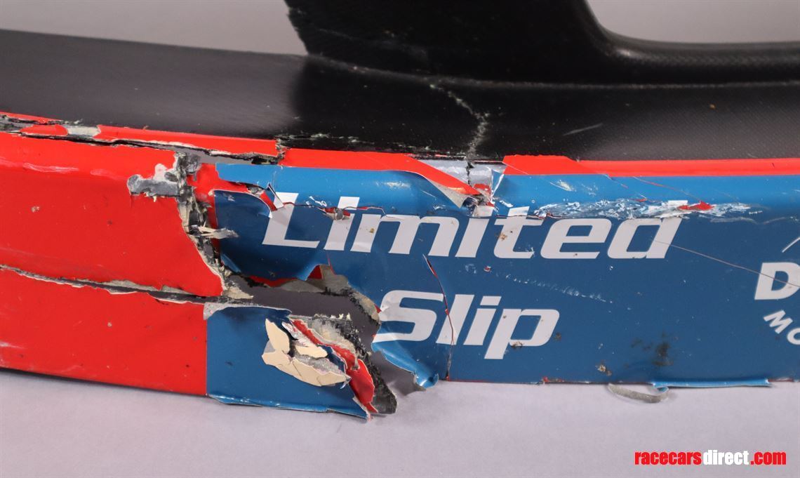 ferrari-458-gt3-front-bumper-damaged