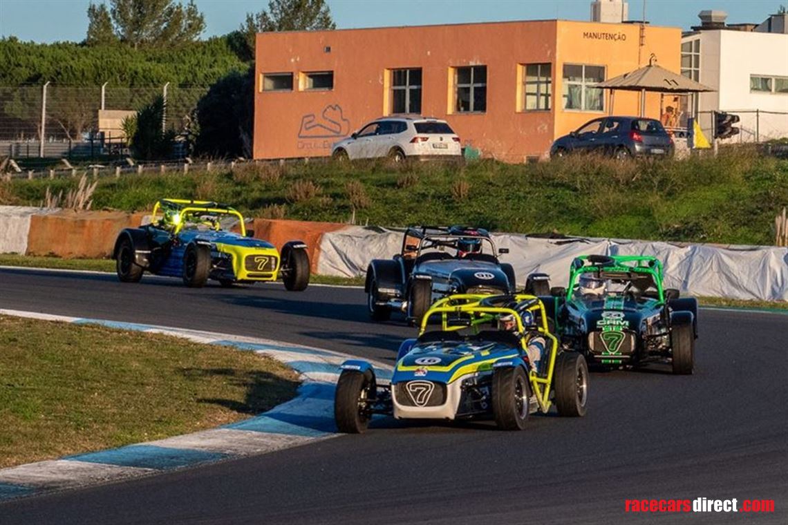 caterham-275r-racing-car-with-kit-super-sport