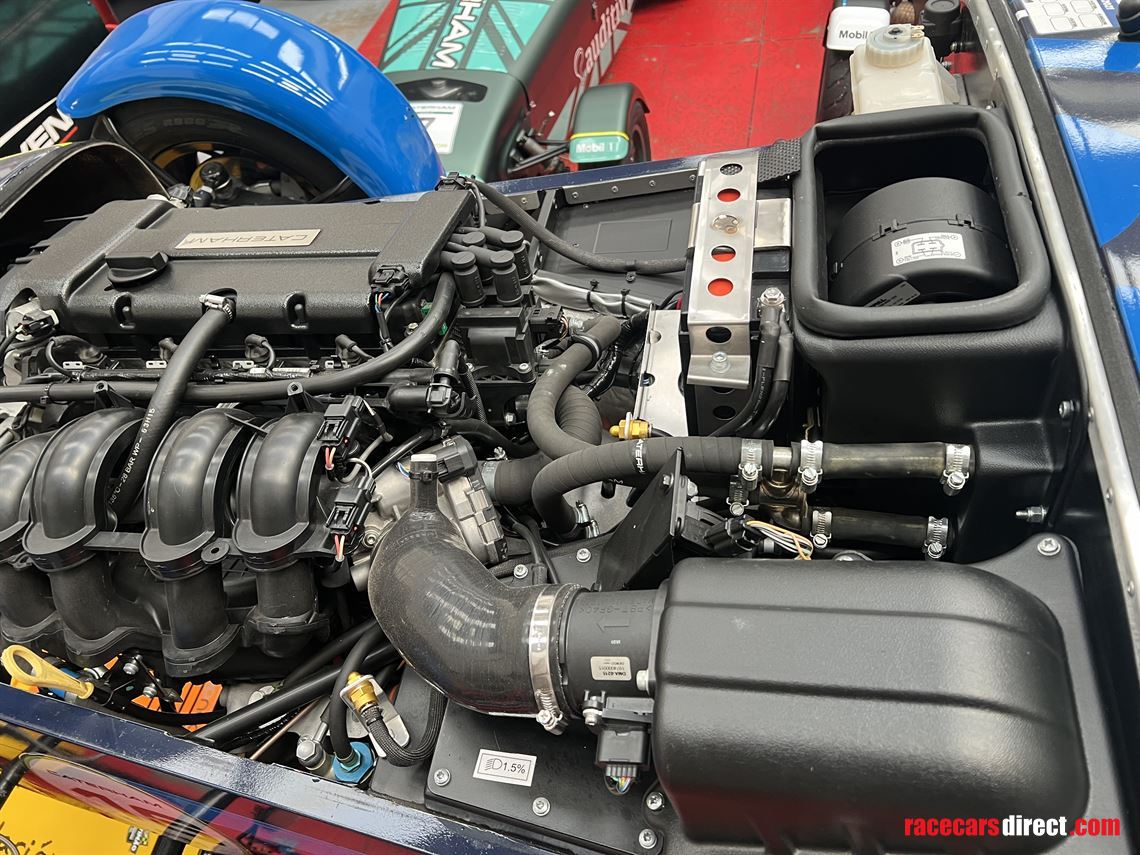 caterham-275r-racing-car-with-kit-super-sport