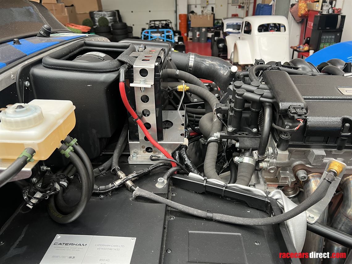 caterham-275r-racing-car-with-kit-super-sport