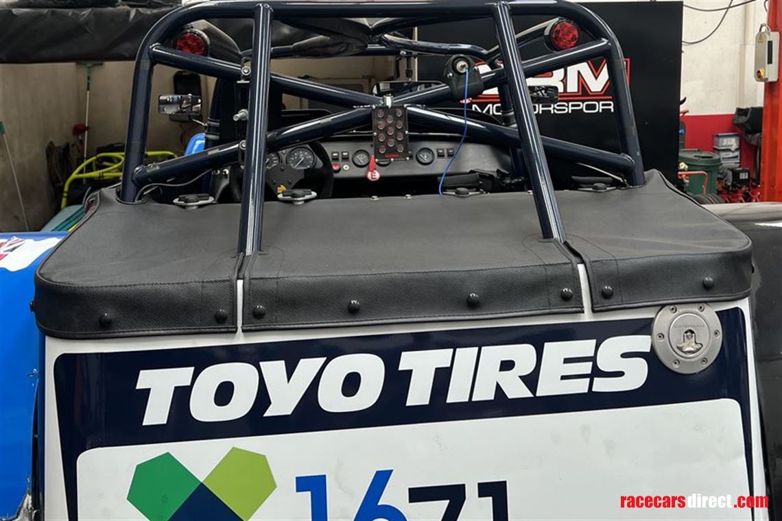 caterham-275r-racing-car-with-kit-super-sport