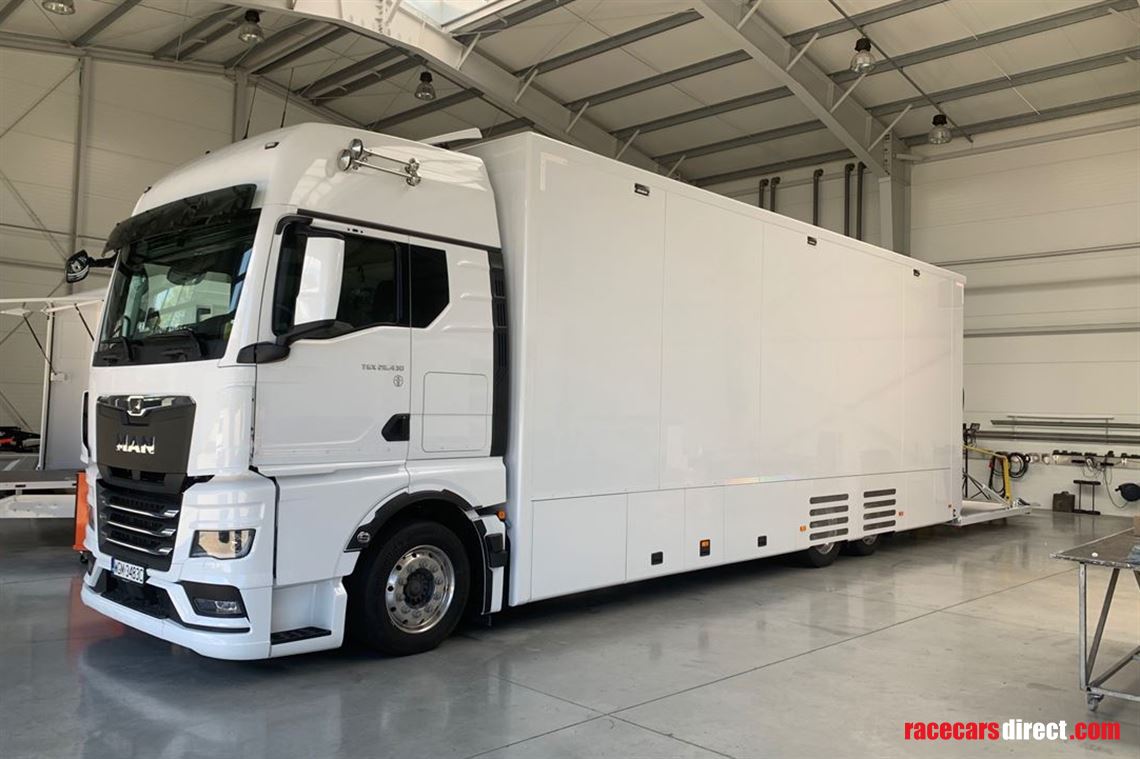 man-tgx-26430-62-2-transport-service-truck