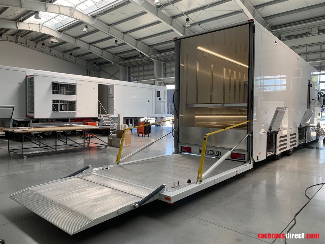 man-tgx-26430-62-2-transport-service-truck