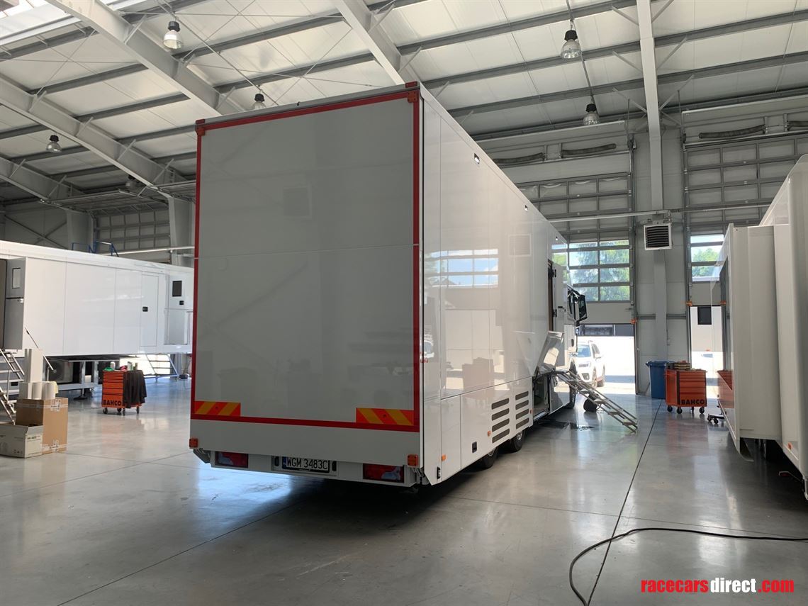 man-tgx-26430-62-2-transport-service-truck