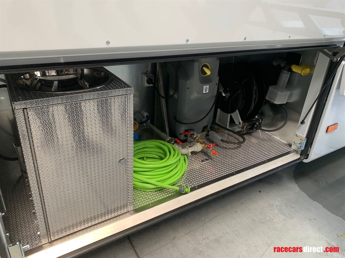 man-tgx-26430-62-2-transport-service-truck