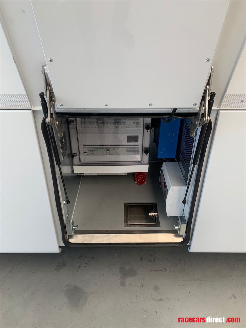 man-tgx-26430-62-2-transport-service-truck