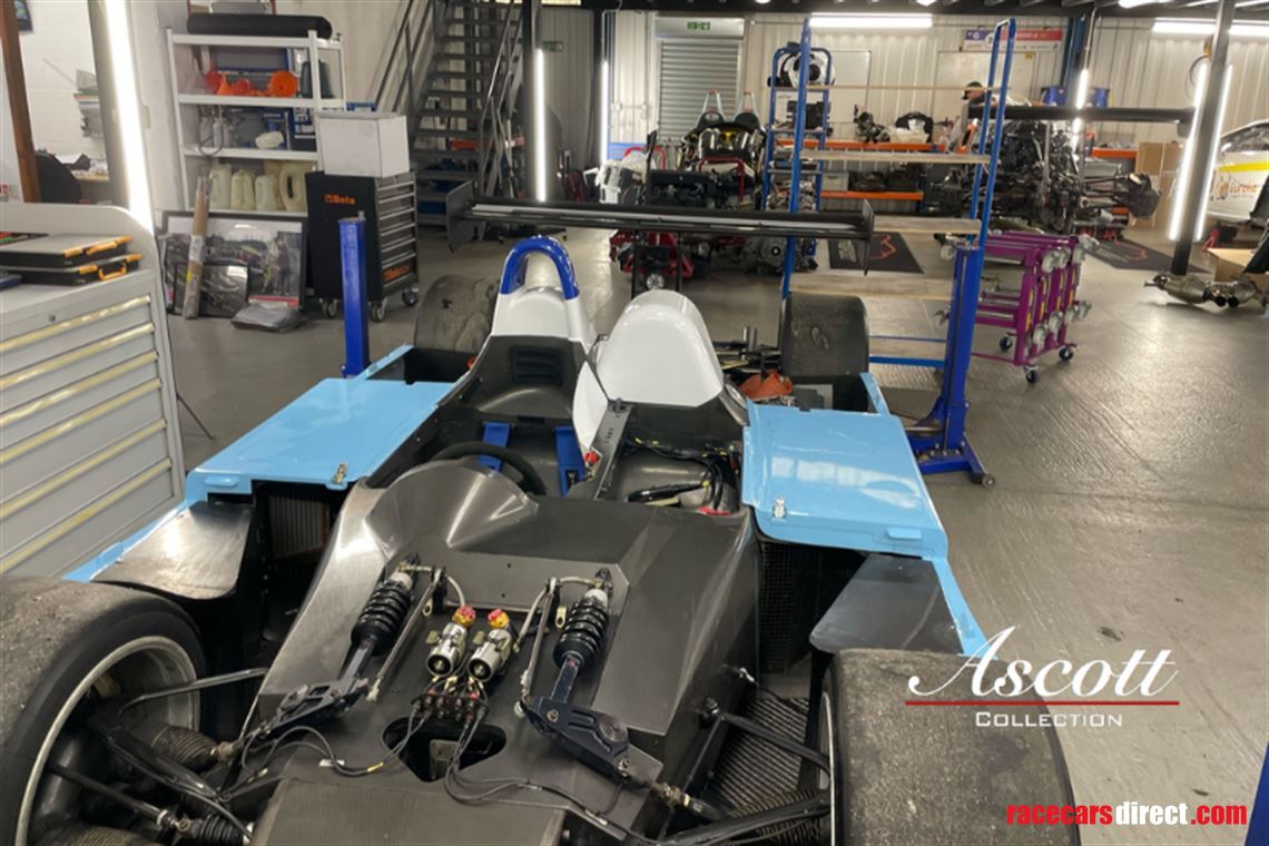 sold-2005-courage-c65-aer-lmp2