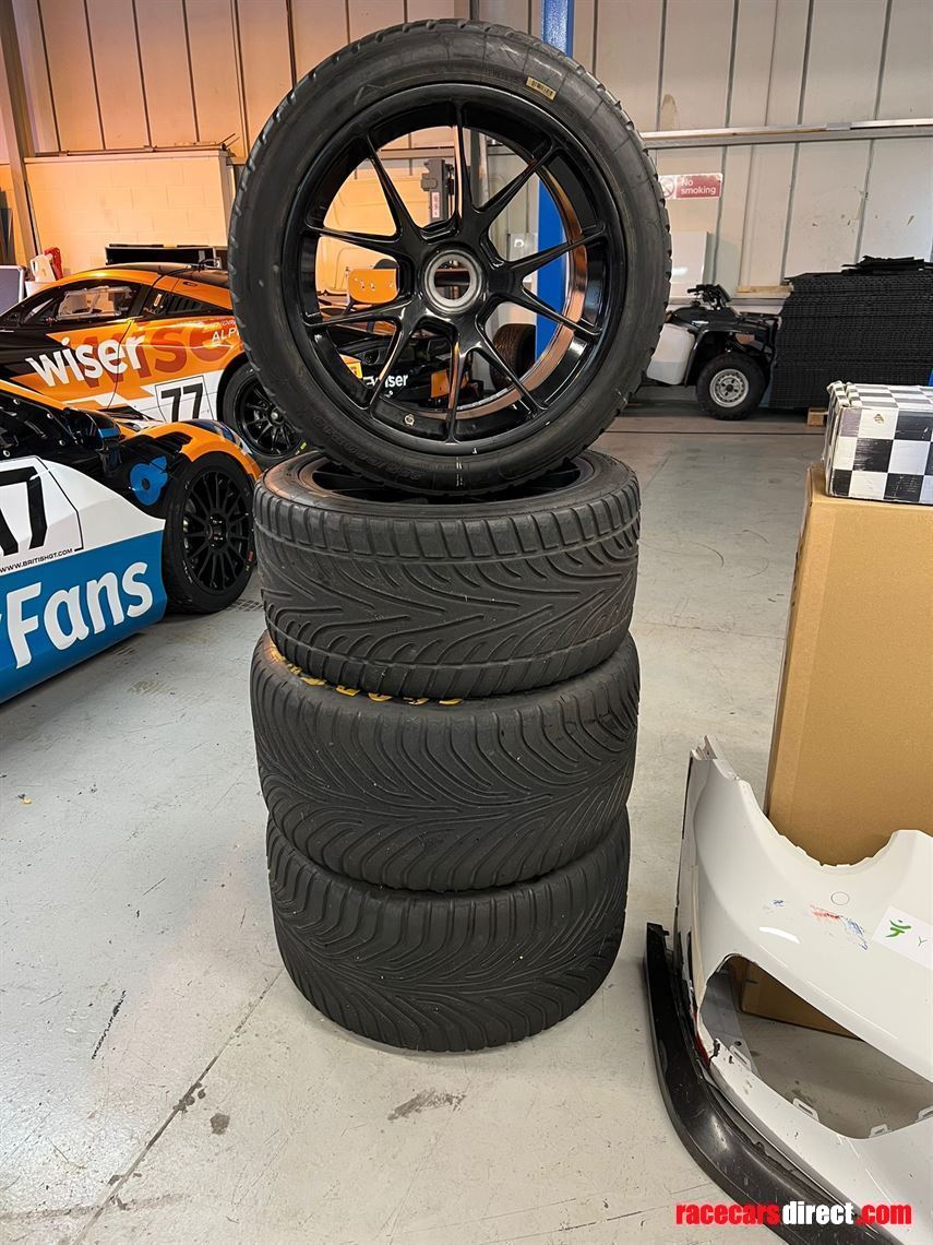 2019-porsche-9912-gt3-cup-car