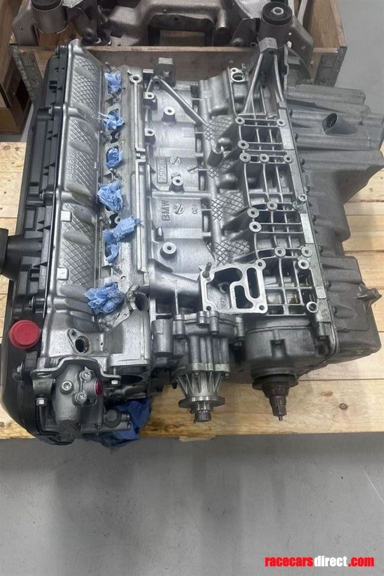 bmw-320i-wtcc-20-p52-engine-2100-km