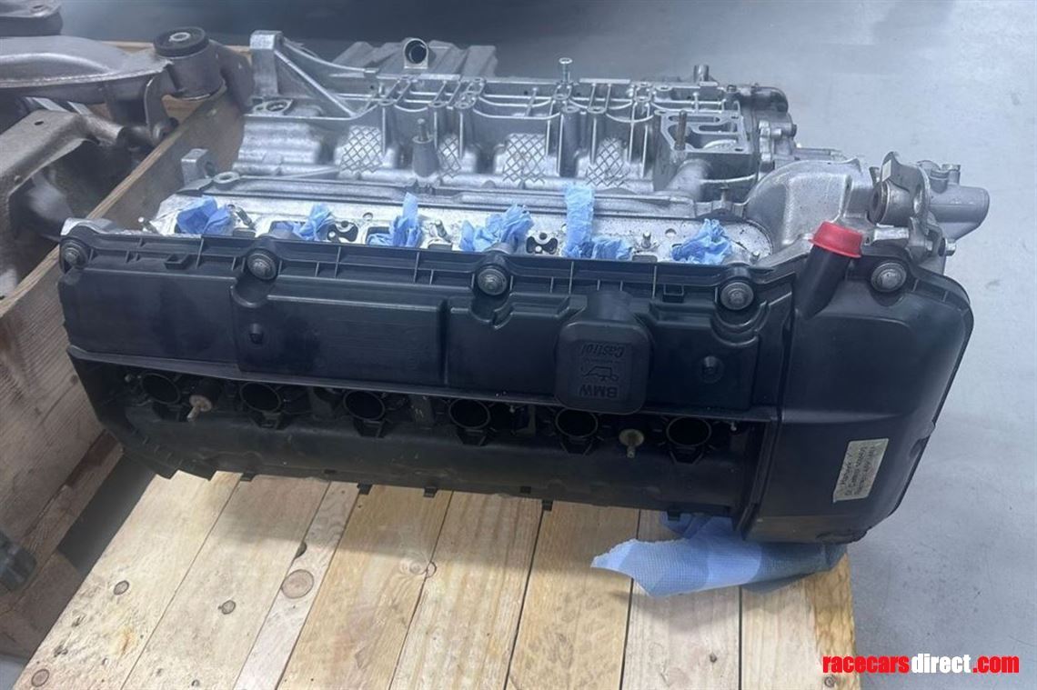 bmw-320i-wtcc-20-p52-engine-2100-km