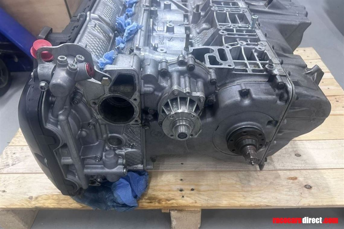 bmw-320i-wtcc-20-p52-engine-2100-km