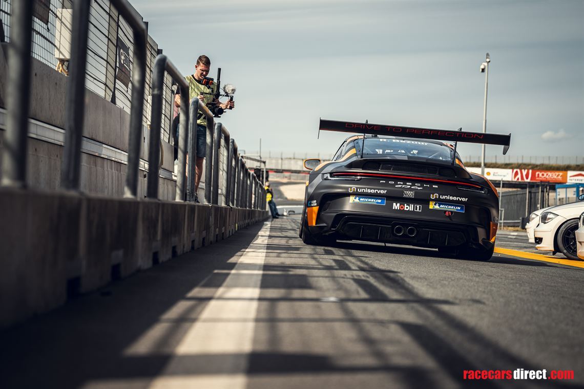 porsche-992-cup-my2022-for-sale-low-milage