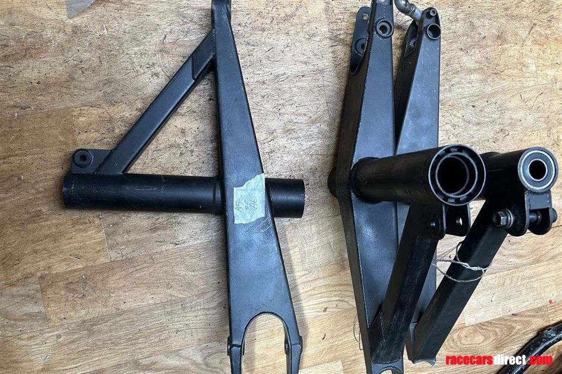 arrows-a6-1-pair-rear-rockers