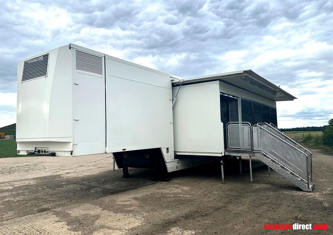 136-double-podded-marketing-exhibition-event